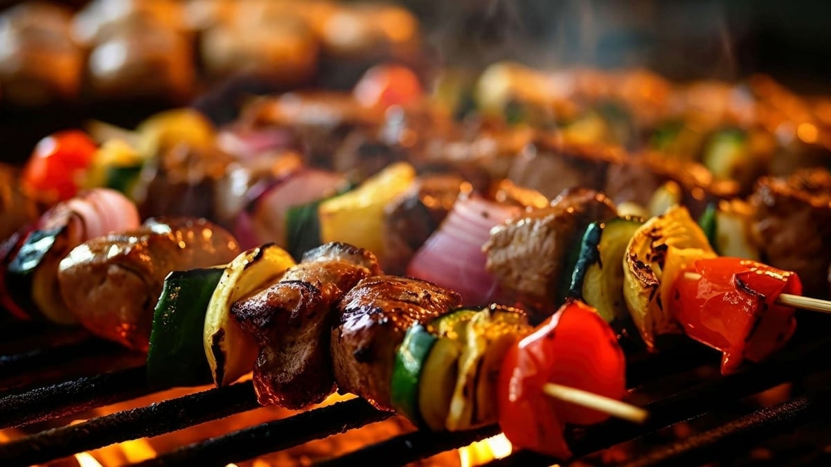 Gyros, kabobs, pho — all Halal, all fire
